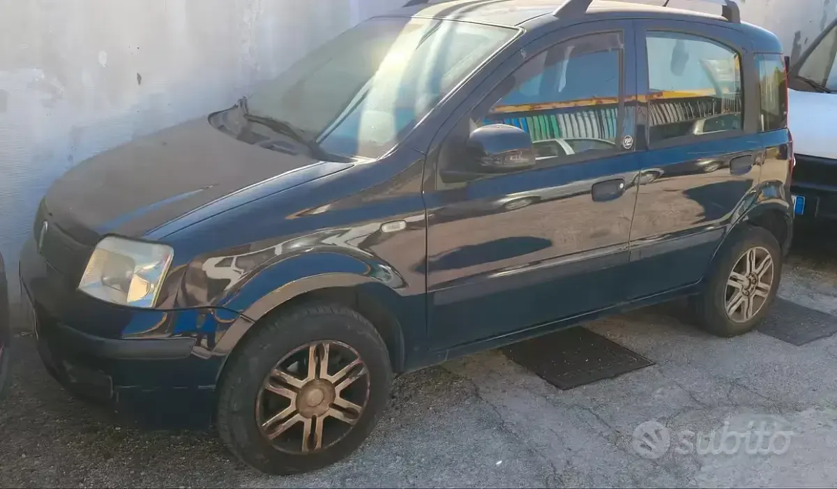 Usata Fiat Panda 77 CV (56 kW) 2011 Bluazzurro Utilitaria