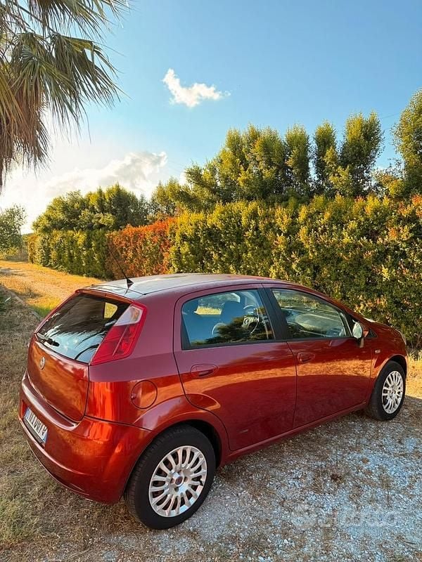 Usata Fiat Grande Punto 75 CV (55 kW) 2007 Utilitaria