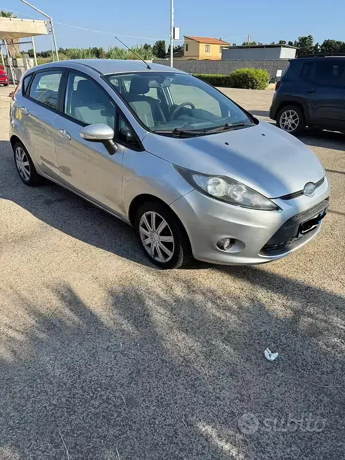 Usata Ford Fiesta Titanium 2009 Grigio Berlina