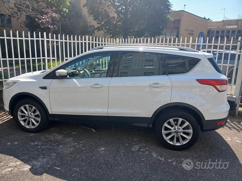 Bianco Usata 2015 Ford Kuga SUV | 8900 € (Ottimo prezzo) - Immagine 1/4