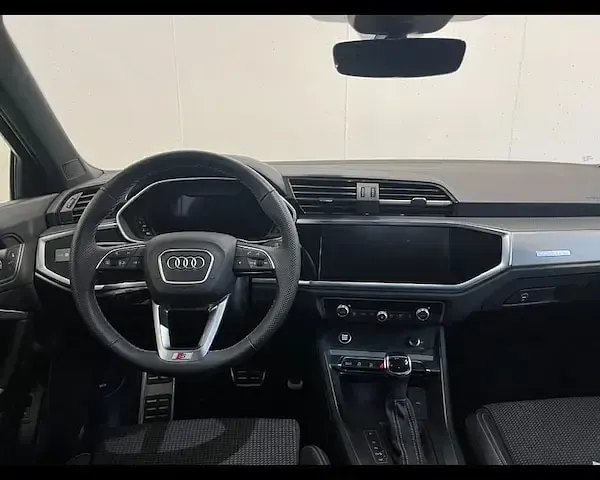 Usata Audi Q3 Sportback S-Line 193 CV (141 kW) 2025 Argento rugiada metallizzato SUV