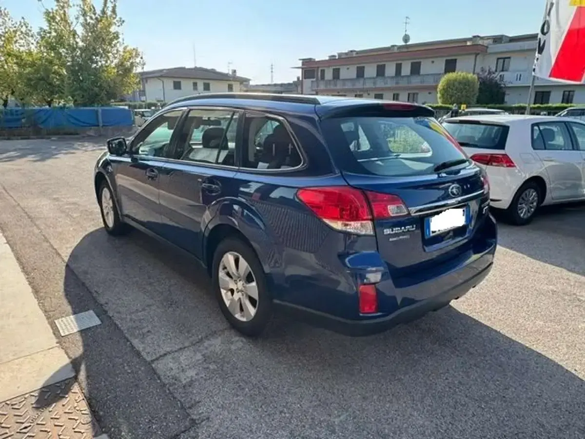 Usata Subaru Outback Trend 150 CV (110 kW) 2013 Blu/azzurro Station wagon