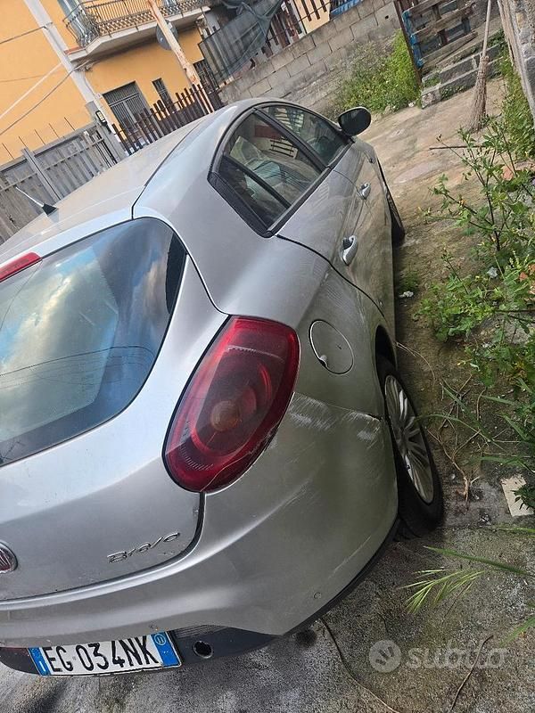 Usata Fiat Bravo 110 CV (80 kW) 2011 Grigio Utilitaria