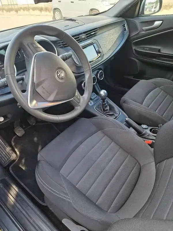 Usata Alfa Romeo Giulietta Super 120 CV (88 kW) 2018 Grigio Utilitaria