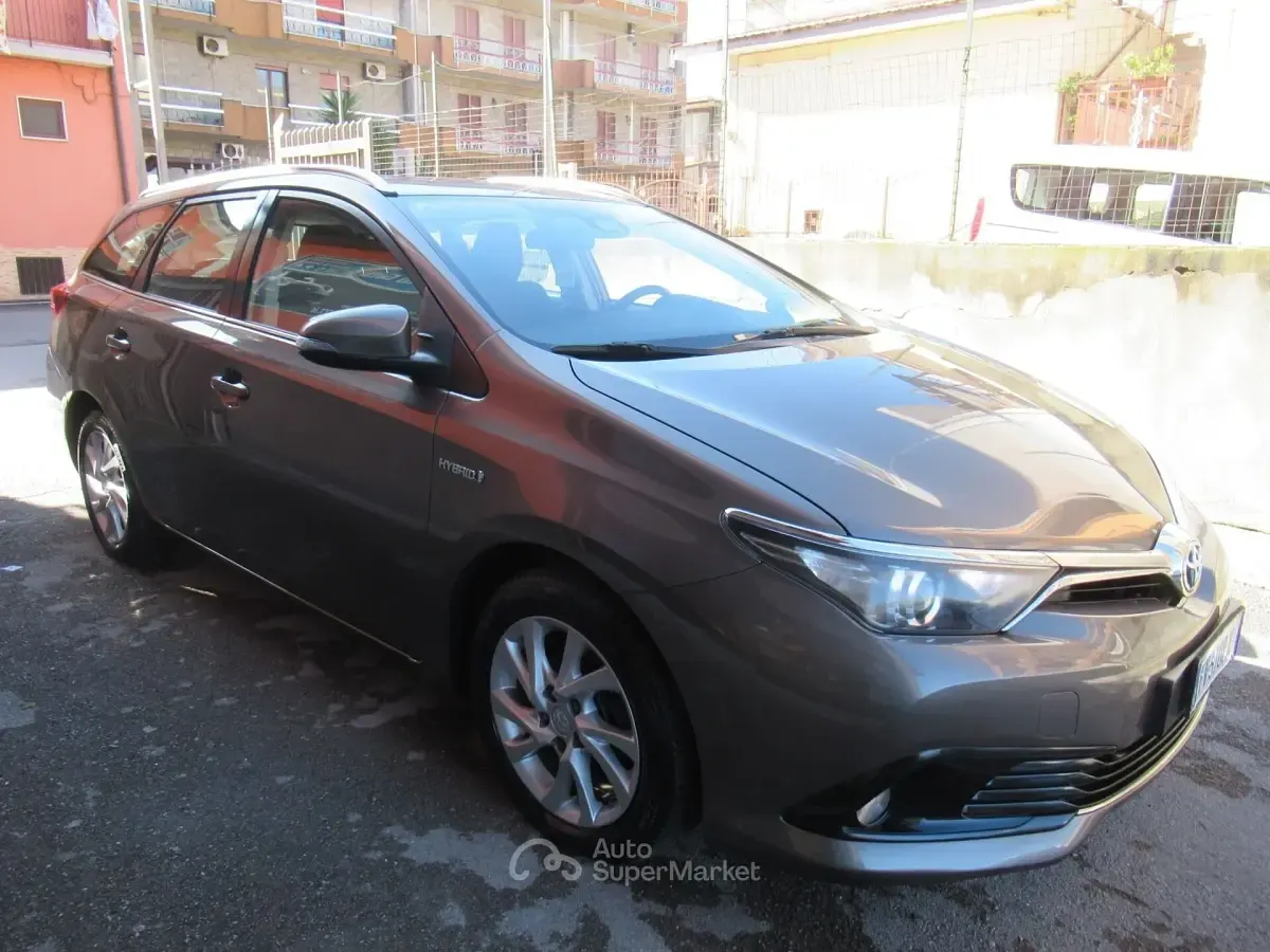 Gebraucht Toyota Auris Hybrid Lounge 99 PS (72 kW) 2019 Grau Kombi
