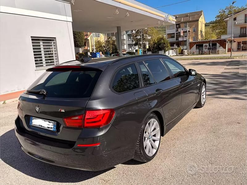 Usata BMW 520 184 CV (135 kW) 2010 Nero Station wagon