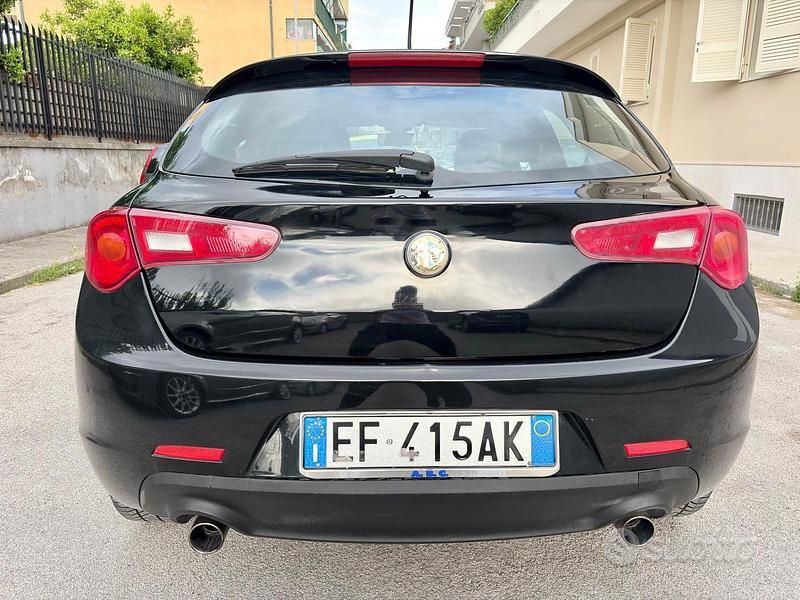 Occasion Alfa Romeo Giulietta 170 ch (125 kW) 2010 Noir Citadine