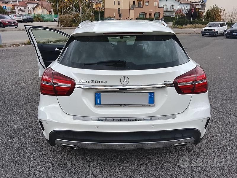 Usata Mercedes GLA200 AMG 150 CV (110 kW) 2019 Bianco SUV