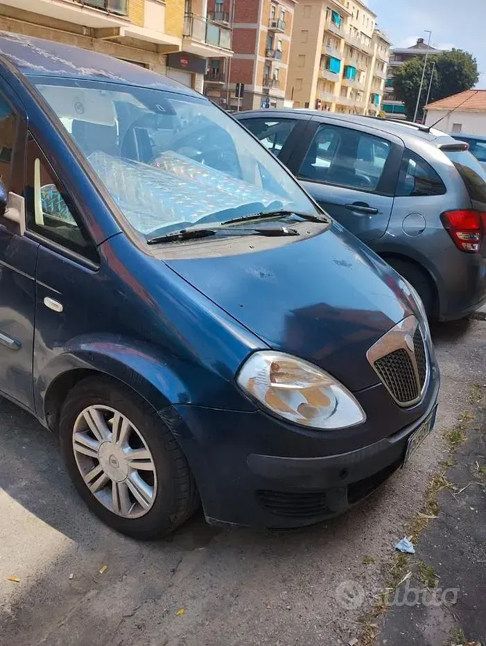 Usata Lancia Musa 90 CV (66 kW) 2008 Blu Monovolume