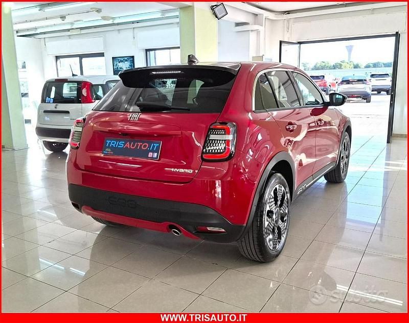 Usata Fiat 600 La Prima 110 CV (80 kW) 2024 Rosso SUV