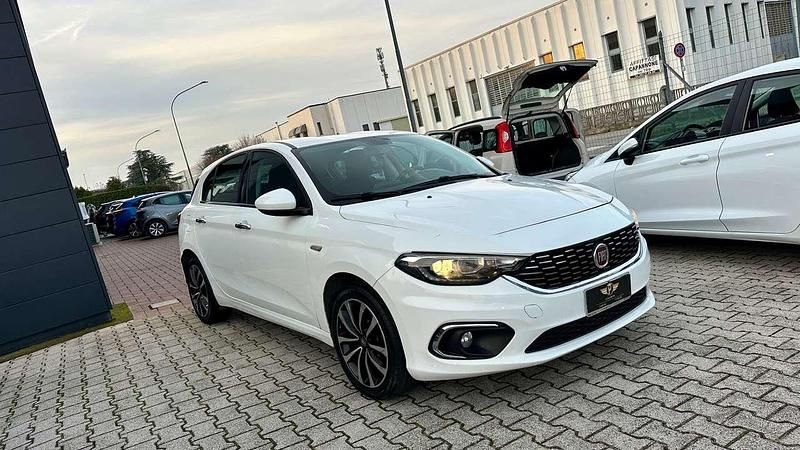Usata Fiat Tipo Lounge 95 CV (69 kW) 2017 Bianco Berlina