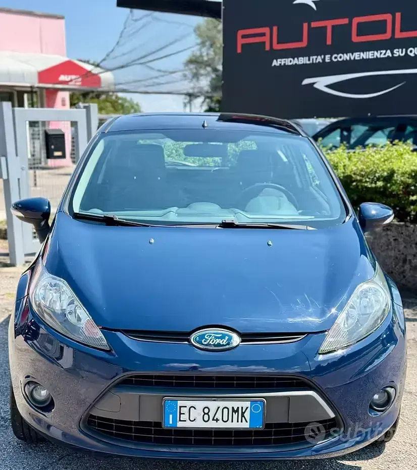 Usata Ford Fiesta 68 CV (50 kW) 2010 Blu Berlina