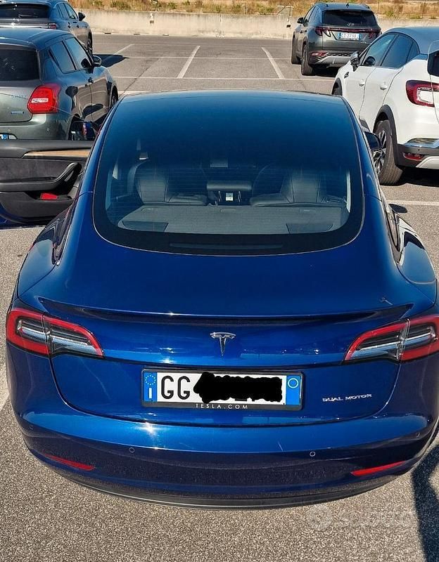 Usata Tesla Model 3 Long Range AWD 366 kW (498 CV) 2021 Blu/azzurro Berlina