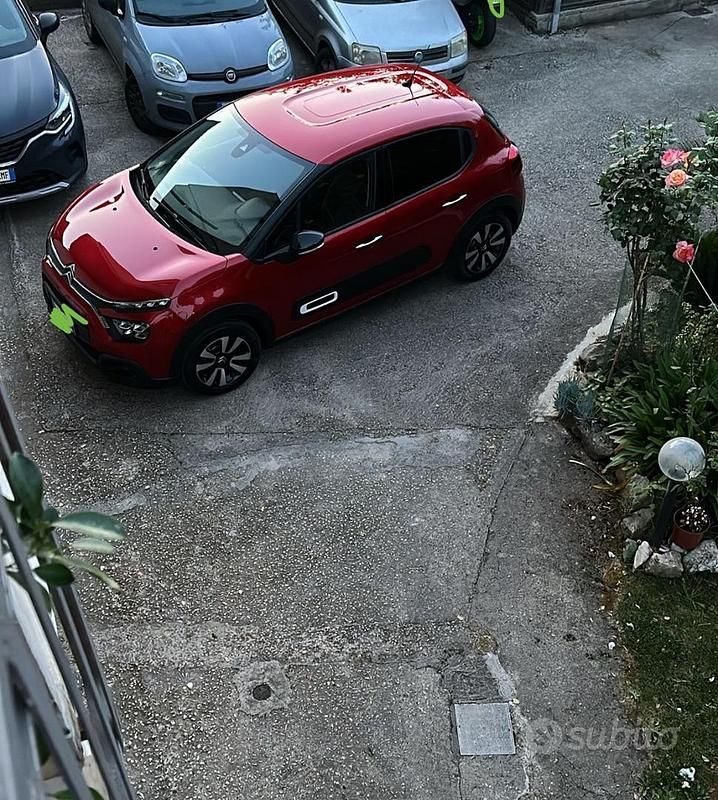 Rosso Usata 2023 Citroën C3 Shine Tre volumi | 17.000 € (Molto cara) - Immagine 1/1