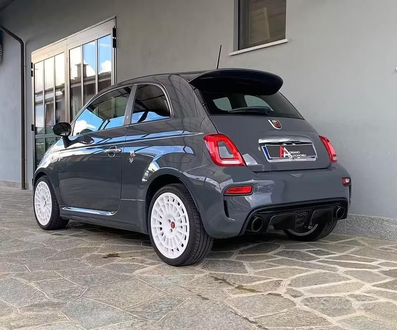 Usata Abarth 595 145 CV (106 kW) 2017 Gray Utilitaria