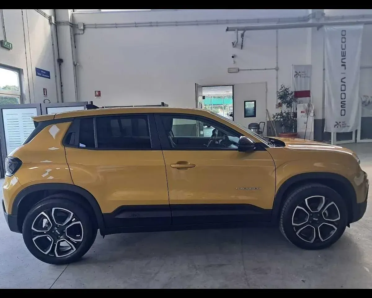 Usata Jeep Avenger Summit 101 CV (74 kW) 2025 Giallo SUV
