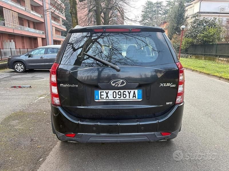 Usata Mahindra XUV500 140 CV (102 kW) 2016 Nero SUV