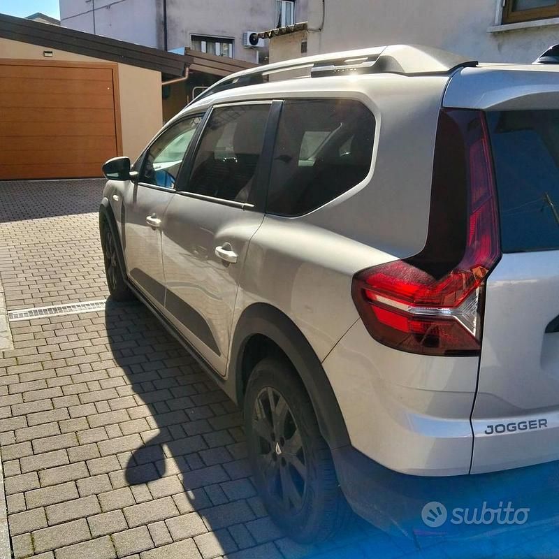 Usata Dacia Jogger Extreme 110 CV (80 kW) 2022 Grigio Monovolume