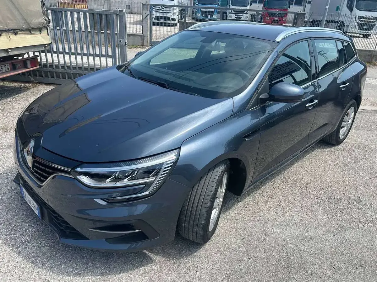 Usata Renault Mégane GrandTour Business 116 CV (85 kW) 2022 Grigio Station wagon