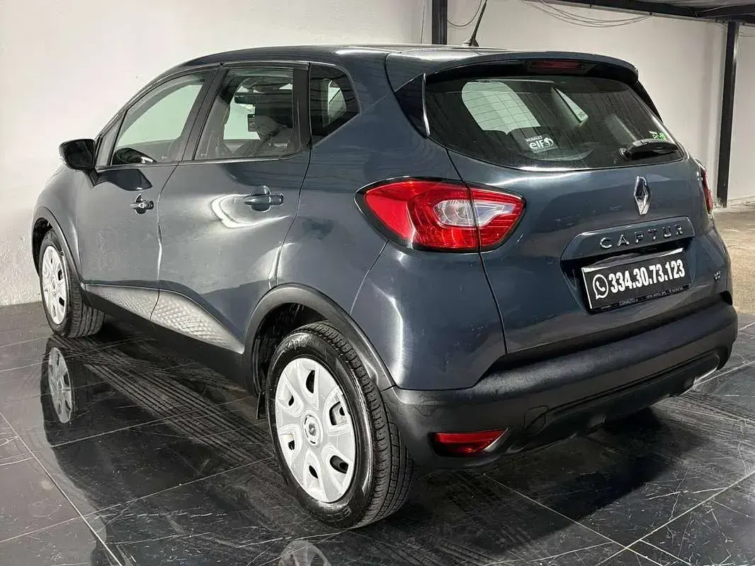 Usata Renault Captur Intens 90 CV (66 kW) 2015 Grigio SUV