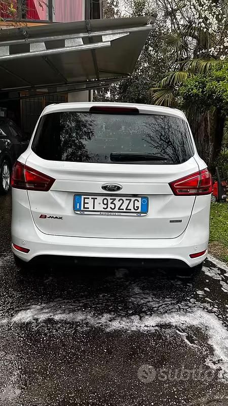 Usata Ford B-MAX 100 CV (73 kW) 2014 Bianco Monovolume