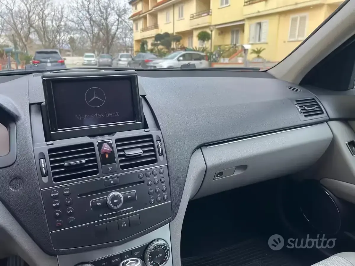 Usata Mercedes C220 Avantgarde 170 CV (125 kW) 2009 Nero Station wagon
