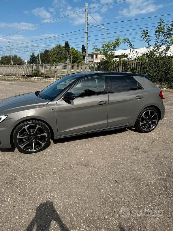 Usata Audi A1 Ambiente 110 CV (80 kW) 2023 Grigio SUV