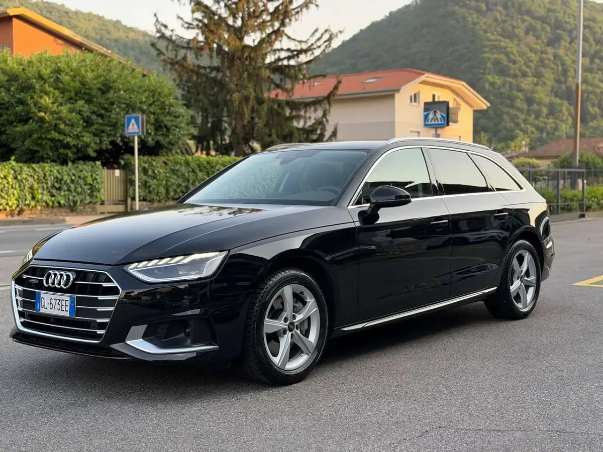 Usata Audi A4 Advanced 204 CV (150 kW) 2022 Nero mito metallizzato Station wagon