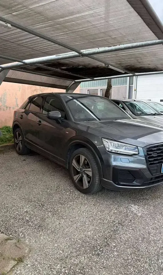 Usata Audi Q2 S-Line 150 CV (110 kW) 2018 Grigio SUV
