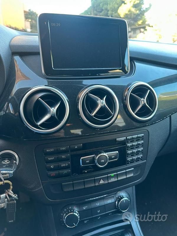 Usata Mercedes B180 2012 Blu Monovolume