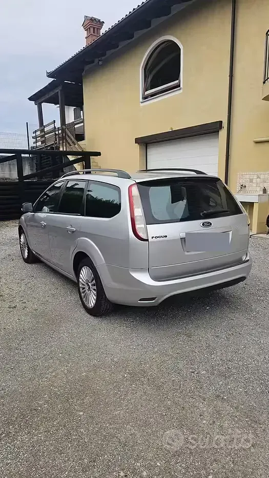 Usata Ford Focus Titanium 109 CV (80 kW) 2009 Grigio Station wagon
