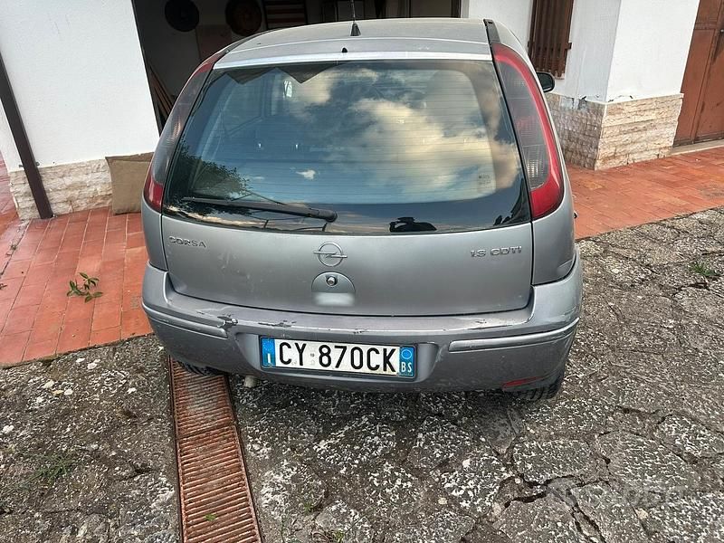 Usata Opel Corsa 69 CV (50 kW) 2005 Grigio Utilitaria