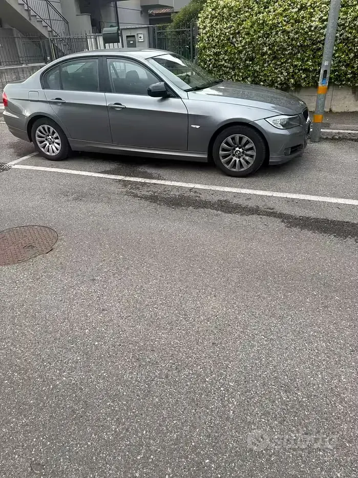 Usata BMW 318 143 CV (105 kW) 2009 Grigio Berlina