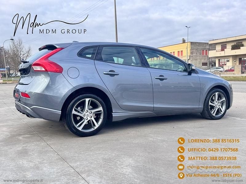 Usata Volvo V40 R-Design Momentum 119 CV (87 kW) 2016 Berlina