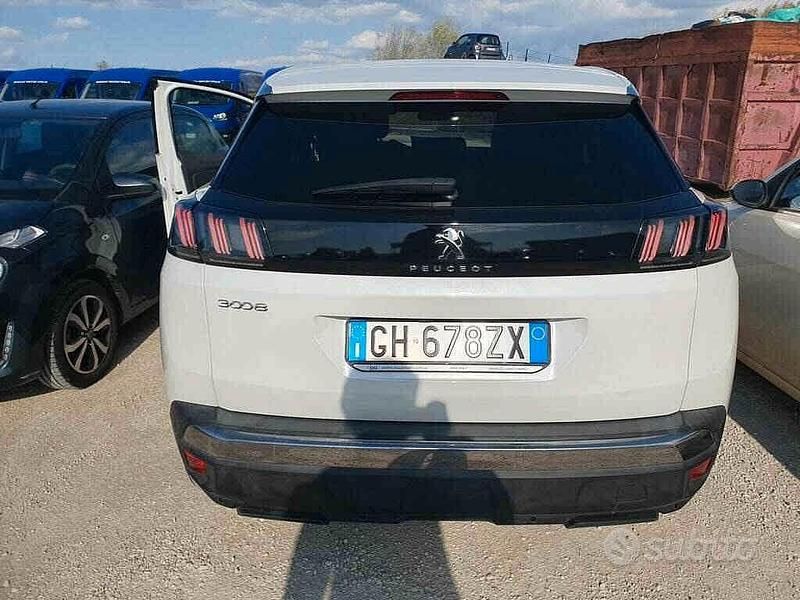 Usata Peugeot 3008 Allure 131 CV (96 kW) 2022 Bianco SUV