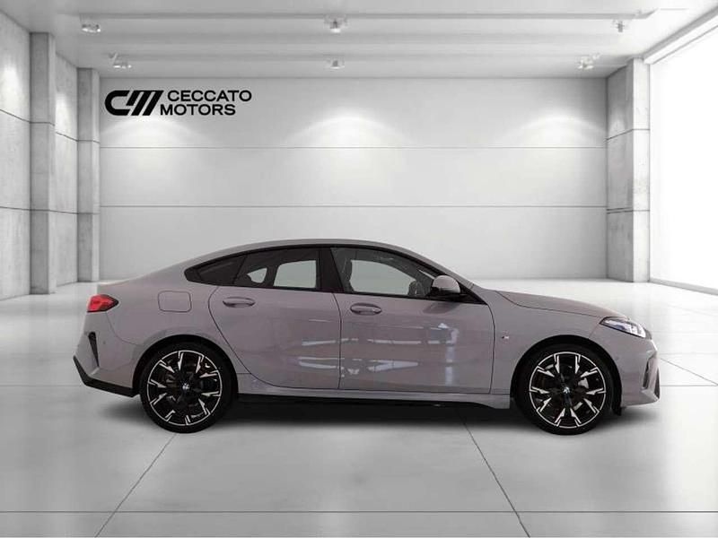 Nuova BMW 220 M Sport 170 CV (125 kW) 2026 Brooklyn grey metallic Coupé