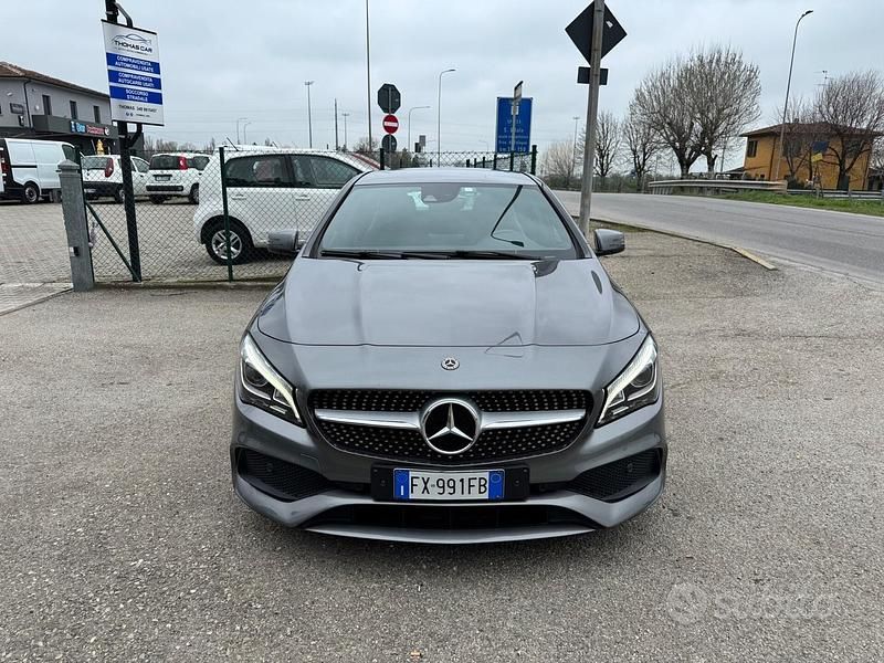 Usata Mercedes CLA220 Premium 169 CV (124 kW) 2019 Grigio Berlina