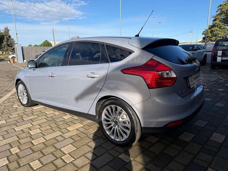 Usata Ford Focus Titanium 116 CV (85 kW) 2011 Argento Berlina