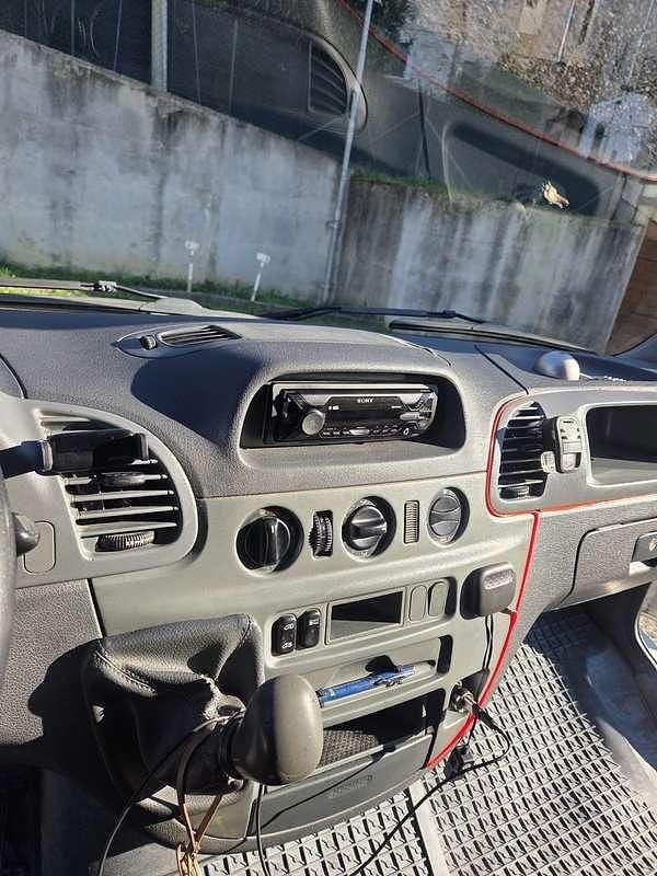 Bianco Usata 2001 Mercedes Sprinter Furgone | 8000 € (Buon prezzo) - Immagine 1/4