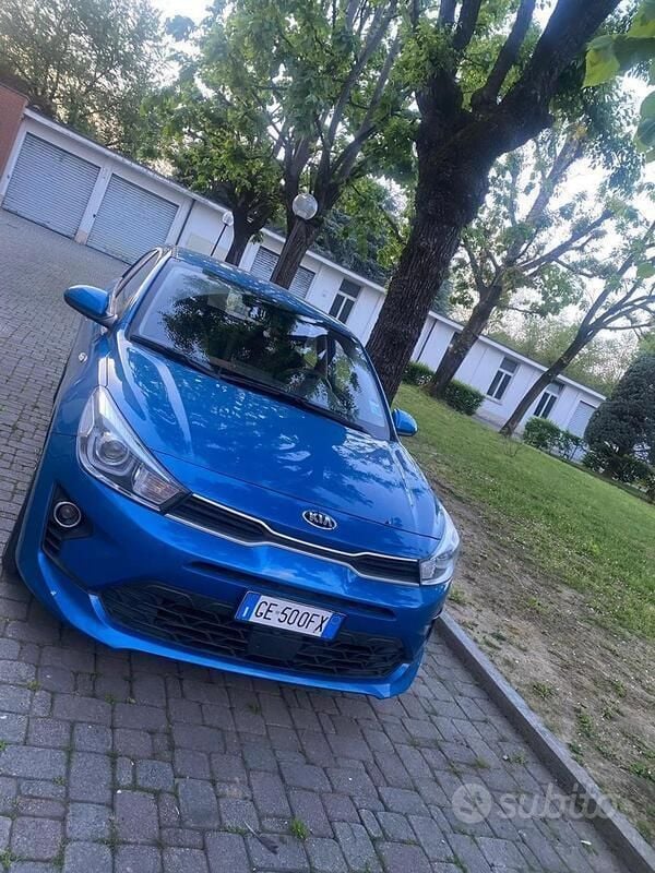 Usata Kia Rio 100 CV (73 kW) 2021 Blu Utilitaria