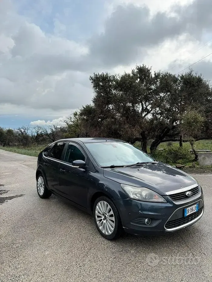 Usata Ford Focus 100 CV (73 kW) 2009 Grigio Berlina