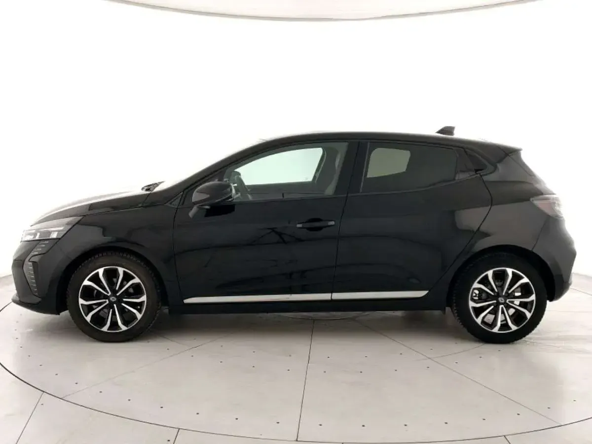 Usata Renault Clio V Techno 91 CV (66 kW) 2025 Nero matallizzato Berlina