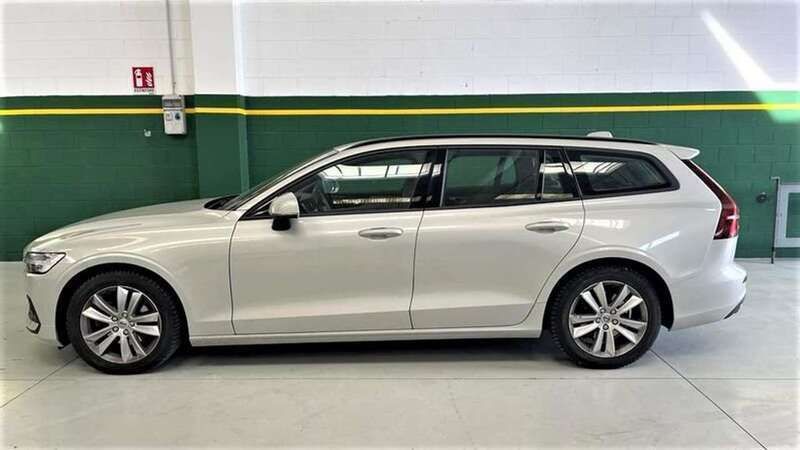 Usata Volvo V60 Inscription 190 CV (139 kW) 2019 Grigio Station wagon