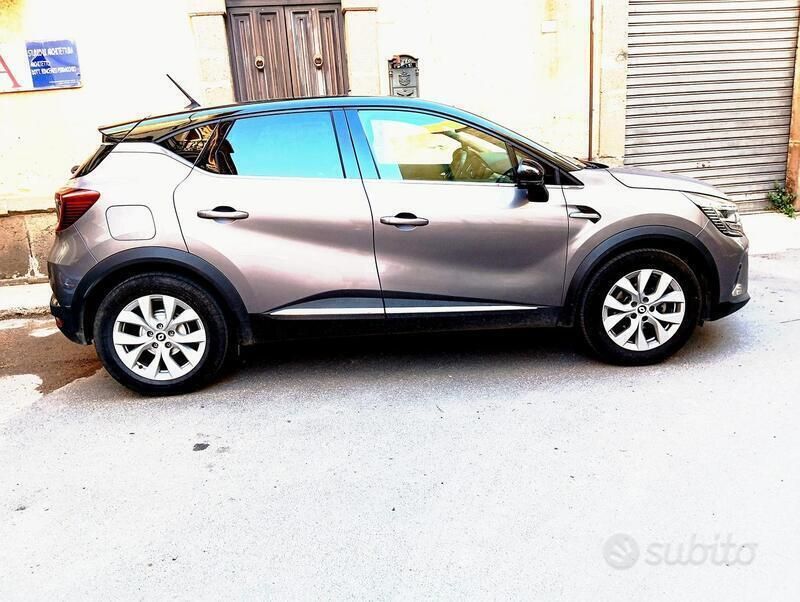 Usata Renault Captur Intens 101 CV (74 kW) 2021 Bianco SUV