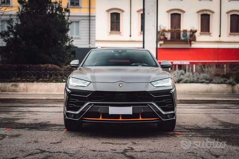 Usata Lamborghini Urus 650 CV (478 kW) 2021 Grigio SUV