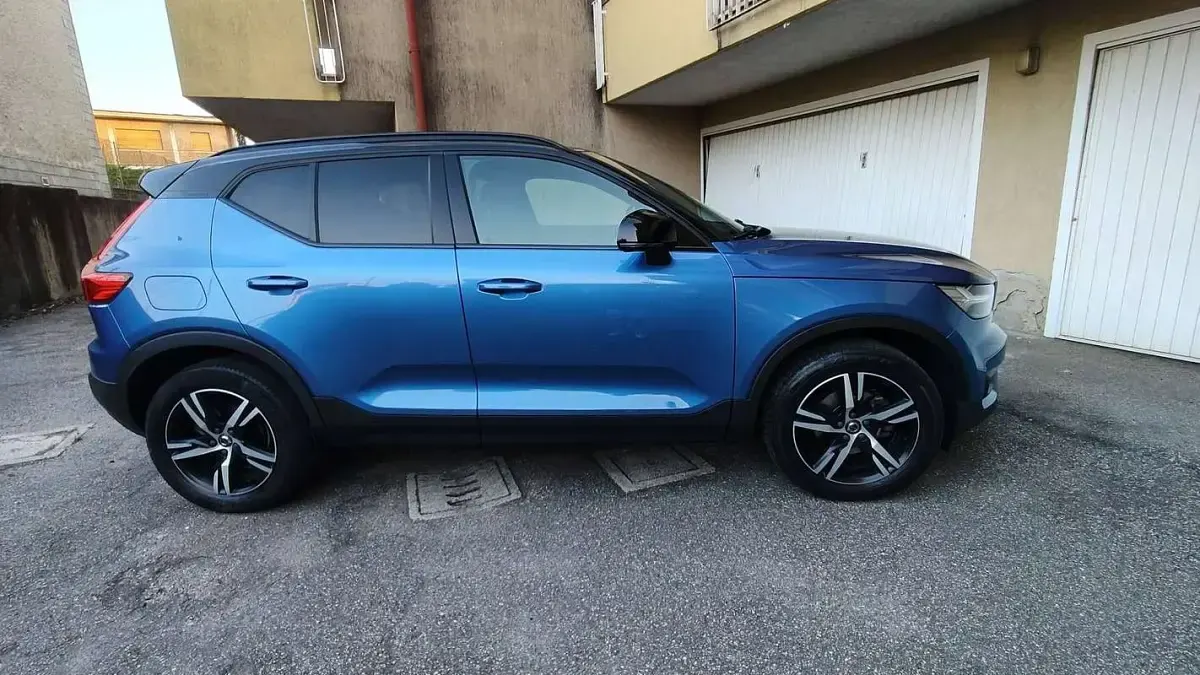 Usata Volvo XC40 R-Design 163 CV (119 kW) 2019 Blu/azzurro SUV