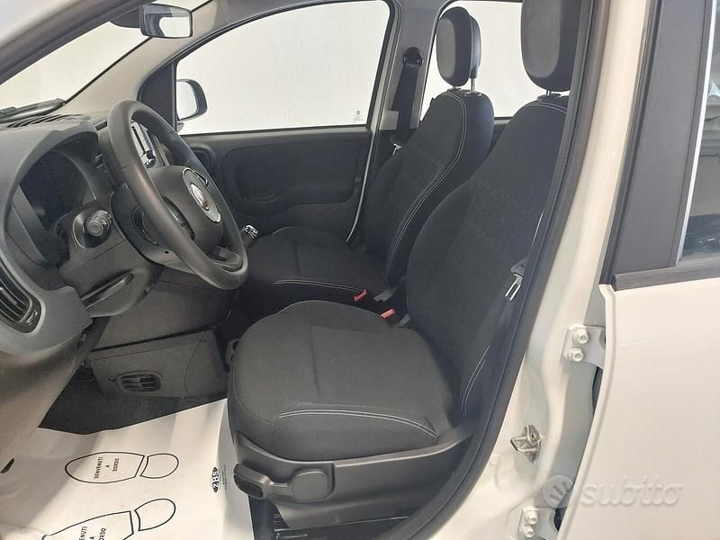 Nouvelle Fiat Panda S 70 ch (51 kW) 2025 Blanc Citadine