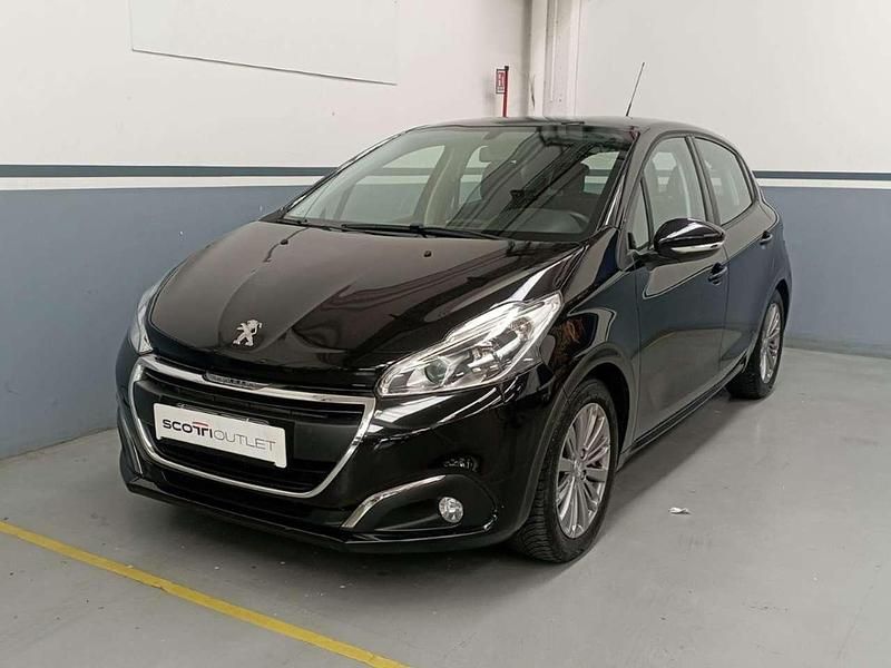 Nero disco Usata 2018 Peugeot 208 Active Due volumi | 9900 € (Buon prezzo) - Immagine 1/4