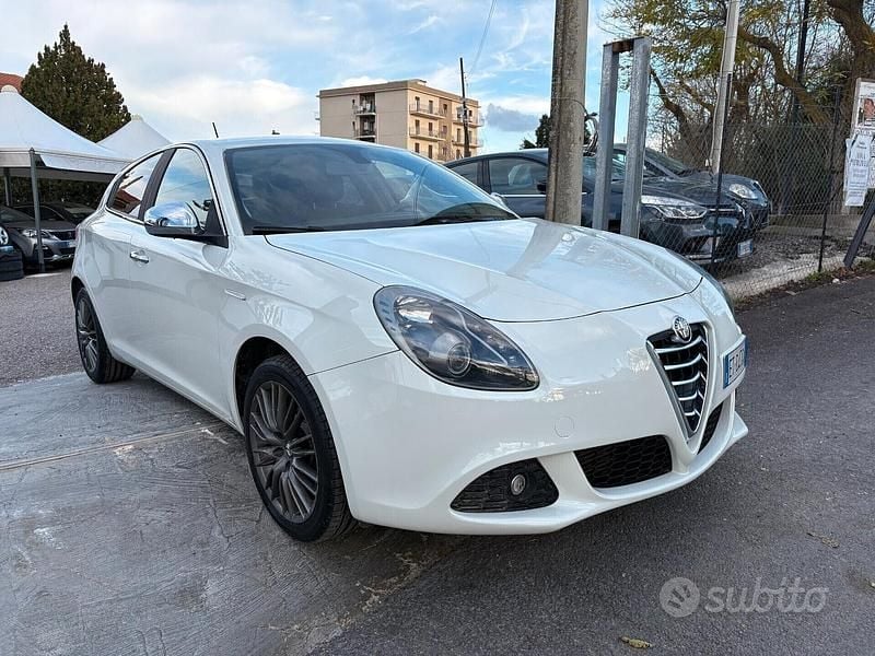 Usata Alfa Romeo Giulietta Exclusive 150 CV (110 kW) 2014 Bianco Utilitaria