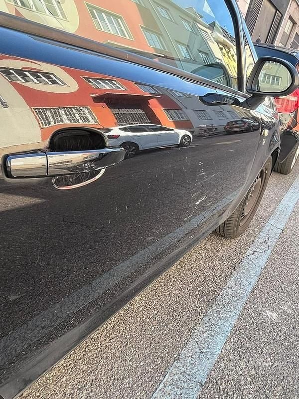 Usata Opel Corsa 80 CV (58 kW) 2010 Nero Berlina